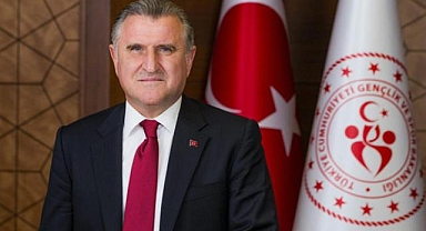 Bakan Bak, Cumhuriyet ve Cumhurbaşkanlığı koşularını kazanan jokeyleri tebrik etti