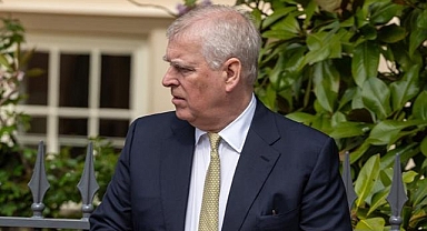 İngiltere'de Prens ünvanı elinden alınan Andrew son rütbesine de iade edecek