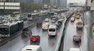 İstanbul'da trafik yoğunluğu yüzde 90'a ulaştı