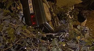 Mersin'de evin duvarına çarpan otomobildeki sürücü öldü