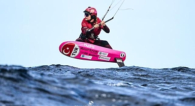 Milli yelkenciler, Formula Kite Dünya Şampiyonası'nda 2 madalya kazandı