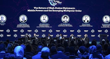 TRT World Forum 2025'te orta güçteki ülkelerin küresel diplomasideki rolü ele alındı