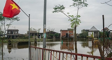 Vietnam'da şiddetli yağışların neden olduğu sellerde ölü sayısı 90'a yükseldi