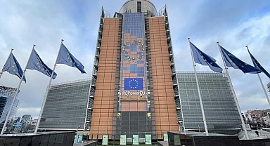 AB, ABD'nin 5 Avrupalıya vize yasağı getirmesini kınadı