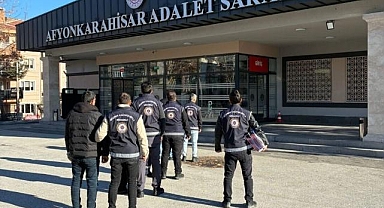 Afyonkarahisar'da göçmen kaçakçılığı iddiasıyla yakalanan 4 zanlı tutuklandı