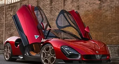 Alfa Romeo'nun 33 Stradale modeli müzeye geri dönüyor