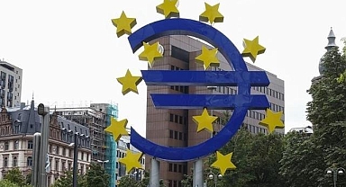 Avro Bölgesi'nde bileşik PMI kasımda 30 ayın en yüksek seviyesine çıktı