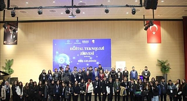 Biruni Üniversitesinde Dijital Teknoloji Zirvesi Düzenlendi