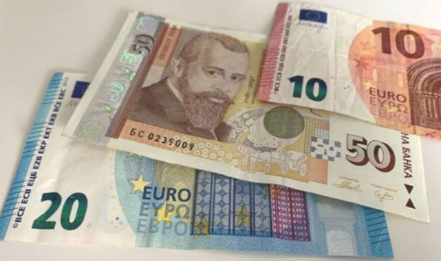 Bulgaristan Maliye Bakanı Petkova : Bulgar levası yerini Euro'ya bırakıyor