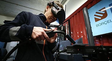 Çelik fabrikasında kurulan teknik akademide simülatörlerle 5 branşta operatör yetiştiriliyor