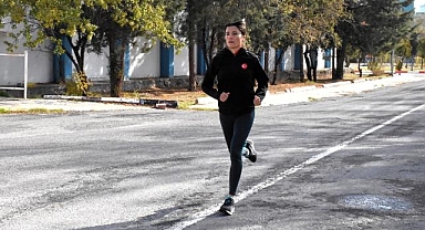 Dünya ve Türkiye şampiyonu milli atlet İnci Kalkan yeni başarılara koşuyor: