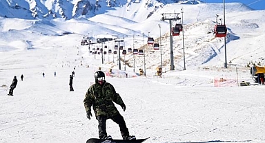 Erciyes Kayak Merkezi'nde sezon açıldı