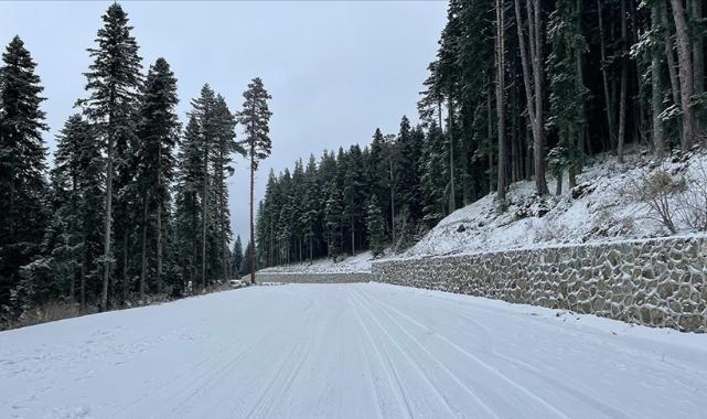 Ilgaz Dağı'nda kar ve sis etkili oldu