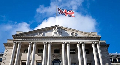 İngiltere Merkez Bankası, yapay zeka hisselerindeki yüksek değerlemelere karşı uyardı