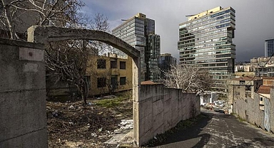İstanbul Geri Dönüşüm İşçileri Derneği üyeleri, Fikirtepe'deki depolarının boşaltılması tebliğini protesto etti
