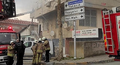 Kartal'da 2 katlı binada çıkan yangın söndürüldü