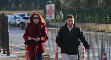 Sanatçı Gül Tut'un ölümüyle ilgili oğlu Tuğberk Yağız Gülter Yalova Adliyesine geldi