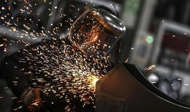 Sanayi üretim endeksi ekimde aylık yüzde 0,8 azaldı, yıllık yüzde 2,2 arttı