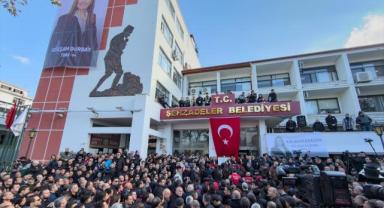 Şehzadeler Belediye Başkanı Durbay için, belediye önünde tören düzenlendi