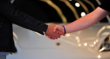 Yetki belgeli ikinci el araç satışına getirilen harç istisnasının kayıtlı ticareti artırması bekleniyor