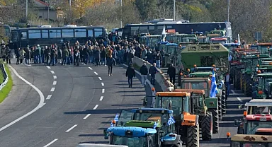 Yunanistan Kamu Çalışanları Konfederasyonu, çiftçilerin eylemlerine destek verdi