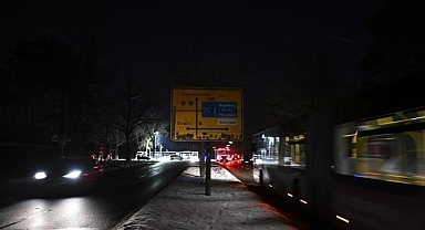 Alman basını, Berlin'de 100 bin kişinin elektriksiz bırakılmasını eleştirmeye devam ediyor