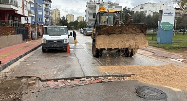 Antalya'da yağıştan etkilenen bölgelerde çalışma yapıldı