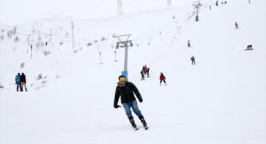 Bitlis'te kayak merkezinde yarıyıl tatili yoğunluğu yaşanıyor