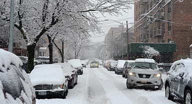 Britanya'da kar yağışı ve buzlanma hayatı olumsuz etkiledi