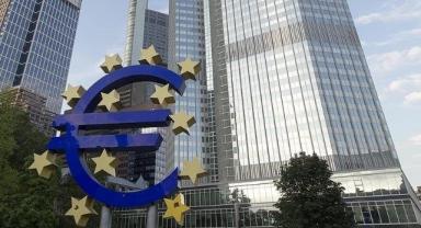 ECB'ye göre tüketiciler daha yüksek enflasyon bekliyor