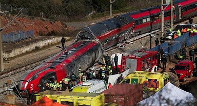İspanya'da tren kazası nedeniyle 3 günlük ulusal yas ilan edildi