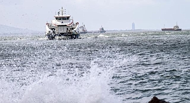 İzmir'de arabalı vapur seferleri iptal edildi
