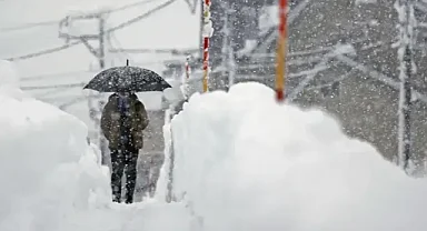 Japonya'da yoğun kardan kaynaklanan kazalarda 4 kişi öldü, 16 kişi yaralandı