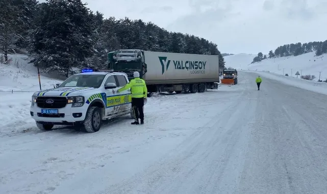 Kars-Erzurum kara yolu ağır tonajlı araçlara kapatıldı