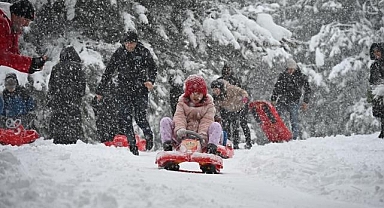 Kastamonu'nun Küre ilçesinde kar nedeniyle taşımalı eğitime ara verildi