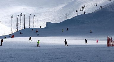 Kayak merkezlerinde en fazla kar kalınlığı 206 santimetreyle Sarıkamış'ta ölçüldü