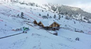 Kayak merkezlerinde en fazla kar kalınlığı 208 santimetreyle Palandöken'de ölçüldü