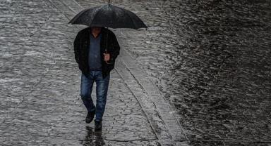 Meteorolojiden bazı bölgeler için fırtına ve sağanak uyarısı