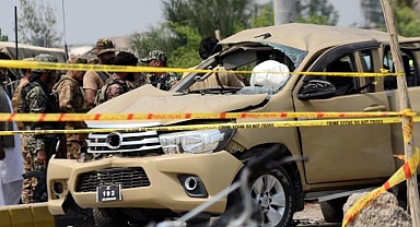 Pakistan'da bir araca düzenlenen saldırıda 1 kişi öldü, 8 kişi yaralandı