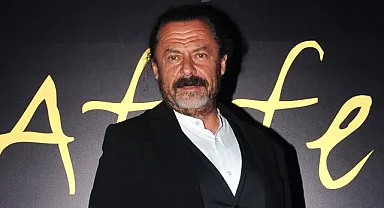 Tiyatro sanatçısı Bülent Emin Yarar, Devlet Tiyatrolarından emekli oldu