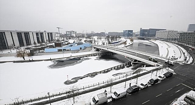 Almanya'da kar yağışı ve buzlanma hayatı olumsuz etkiledi