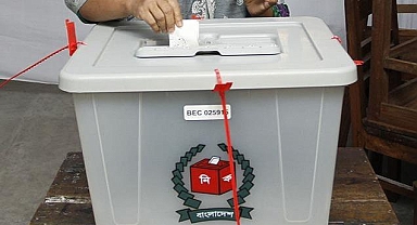 Bangladeş'te seçmenler, 2024'teki protestoların ardından ilk genel seçim için sandık başında