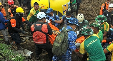 Endonezya'daki toprak kaymasında ölü sayısı 70'e yükseldi