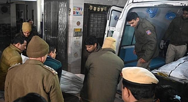 Hindistan'da ambulans uçağın düşmesi sonucu 7 kişi öldü