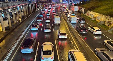 İstanbul'da akşam saatlerinde trafik yoğunluğu yüzde 87'ye çıktı