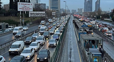 İstanbul'da akşam saatlerinde trafik yoğunluğu yüzde 89'a çıktı