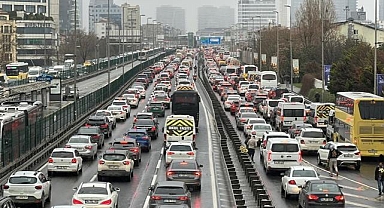 İstanbul'da akşam saatlerinde trafik yoğunluğu yüzde 90'a çıktı