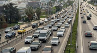 İstanbul'da Anadolu Yakası'nda trafik yoğunluğu yüzde 80'e ulaştı