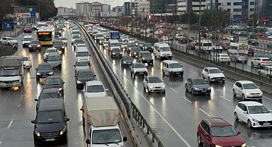 İstanbul'da ramazanın ilk iftarı öncesi trafik yoğunluğu yüzde 85'e çıktı