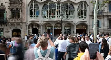 Katalonya, turist konaklama vergisini iki kat artırarak günlük 12 avroya kadar çıkardı